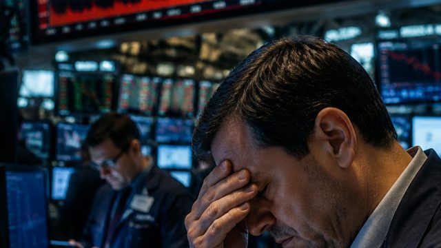 Market Turbulence: Tech Stocks Plummet Amid Global Uncertainty