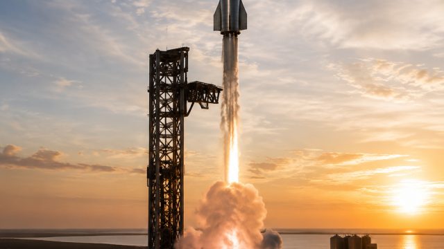 SpaceX's Innovative 'Starfall' Test Marks New Era in Space Logistics | cults bad things, slotace99