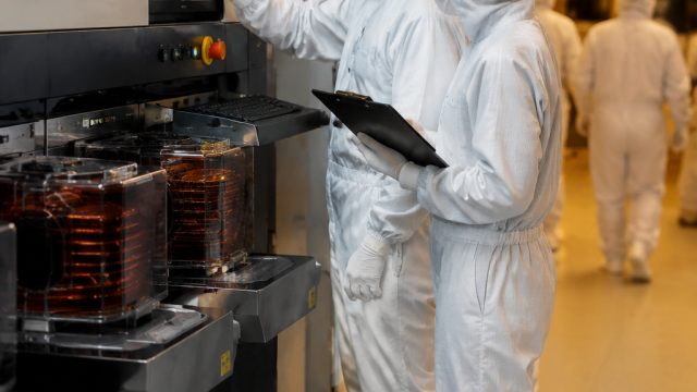 VM Secures Major Semiconductor Equipment Contract with SK hynix