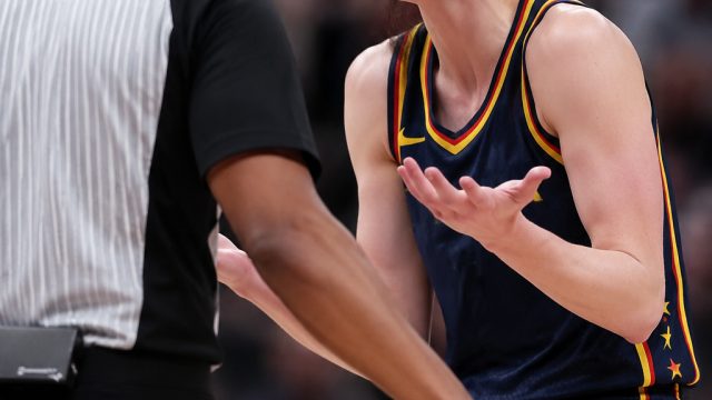 Caitlin Clark's Technical Foul Sparks Debate in WNBA | juragan68, super bola 88, gates of olympus fr