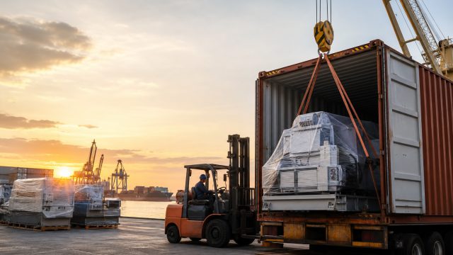 Harnessing Global Opportunities: A Guide to Exporting Industrial Machinery